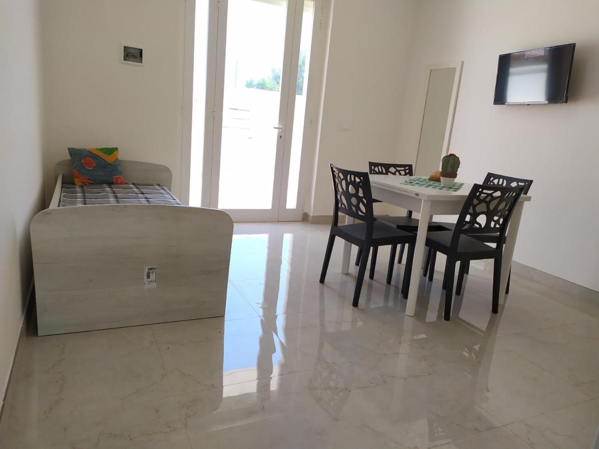 Guest House Neviano ตอร์เลลาปิลโล ภายนอก รูปภาพ