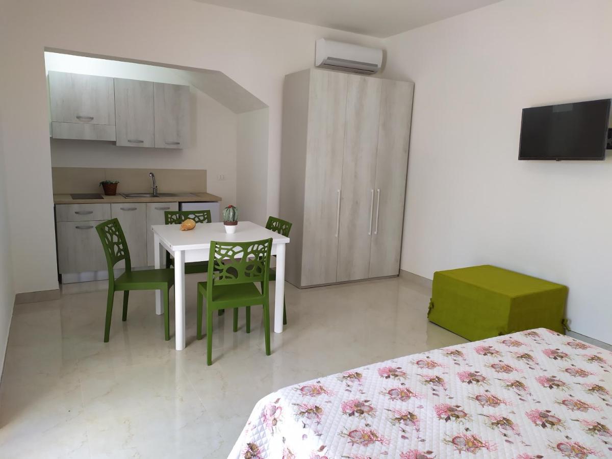 Guest House Neviano ตอร์เลลาปิลโล ภายนอก รูปภาพ
